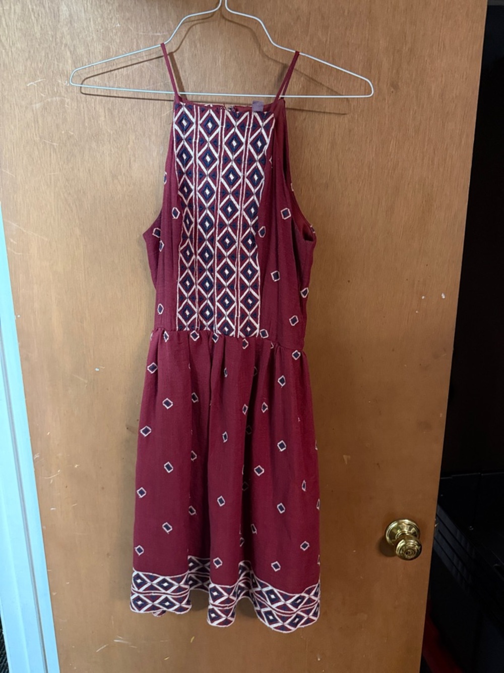 Alya Burgundy Sleeveless Embroidered Midi Dress